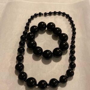 Necklace and bracelet set